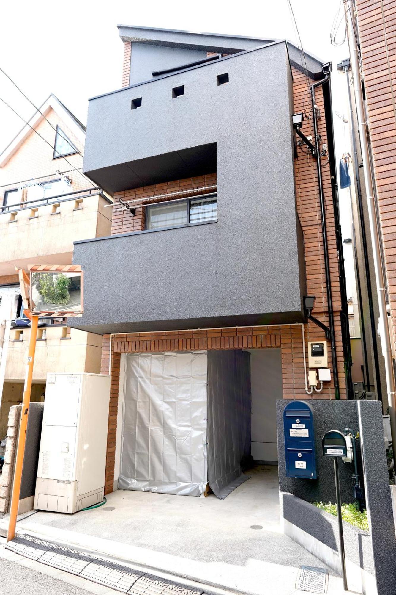 วิลล่า Modern, Cozy And Relaxing 3-story House For Rent!